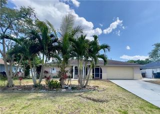 922 SE 26th TER, Cape Coral, FL 33904