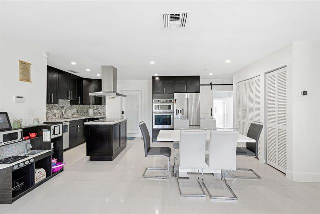 14000 SW 20th Street, Davie, FL 33325