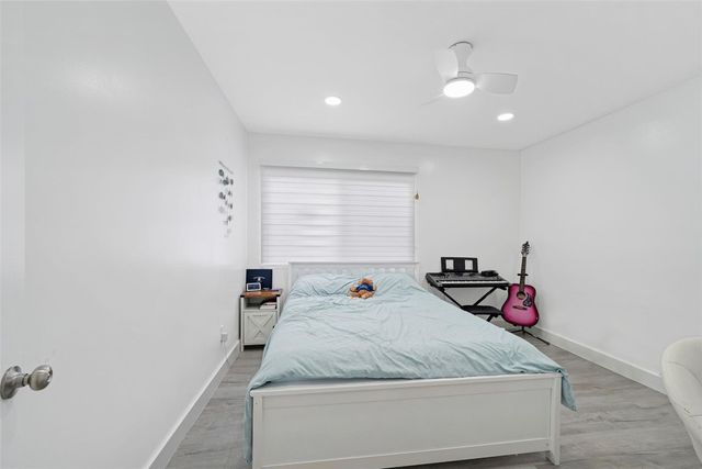 14000 SW 20th Street, Davie, FL 33325