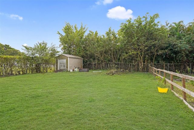 14000 SW 20th Street, Davie, FL 33325