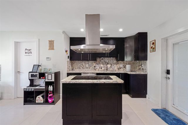 14000 SW 20th Street, Davie, FL 33325