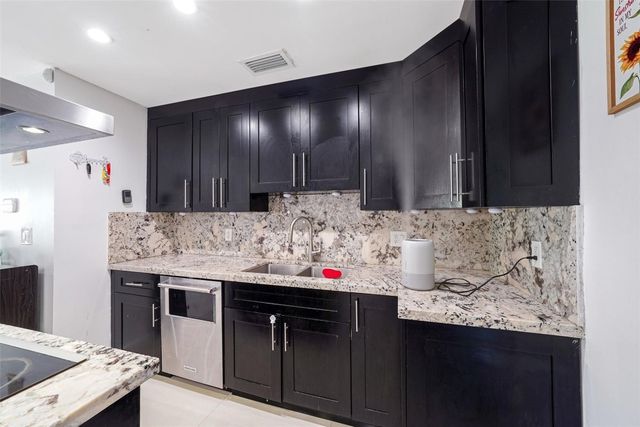 14000 SW 20th Street, Davie, FL 33325