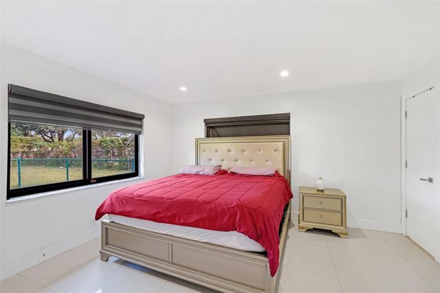 14000 SW 20th Street, Davie, FL 33325