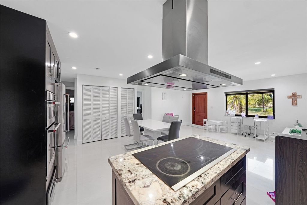 14000 SW 20th Street, Davie, FL 33325