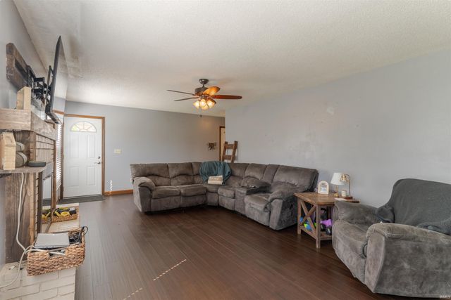 214 S 180 E County Road, Princeton, IN 47670