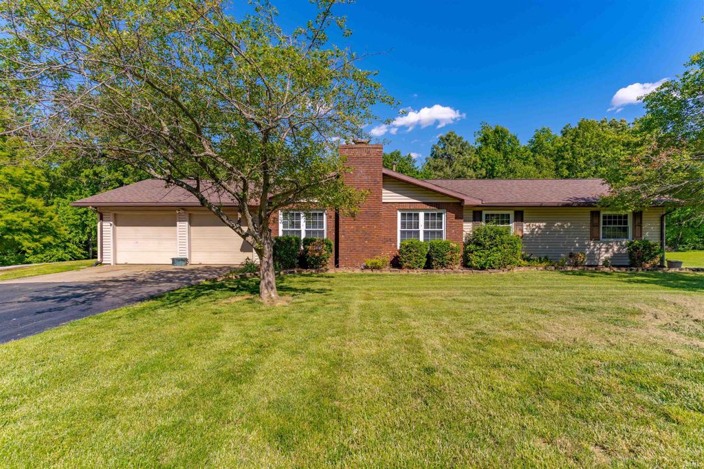 214 S 180 E County Road, Princeton, IN 47670