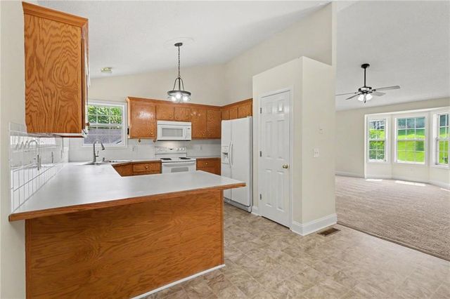 18 Broadlands Drive, White, GA 30184