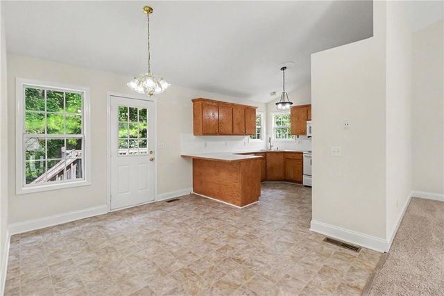 18 Broadlands Drive, White, GA 30184