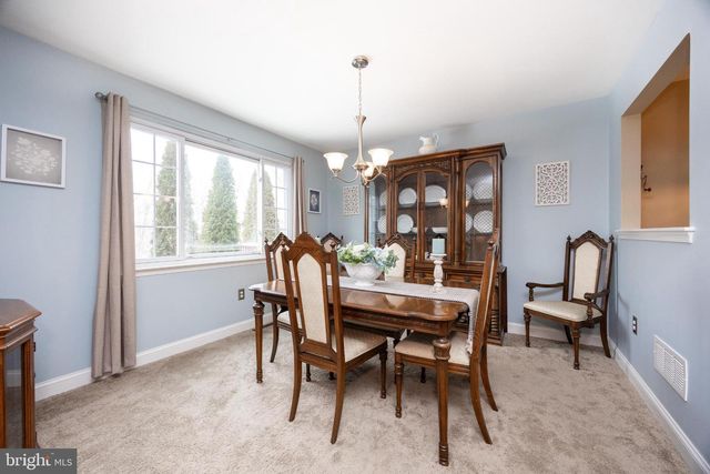 227 JONATHAN DR, North Wales, PA 19454