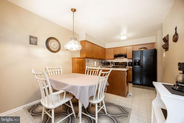 227 JONATHAN DR, North Wales, PA 19454