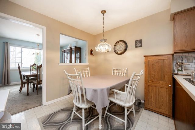 227 JONATHAN DR, North Wales, PA 19454