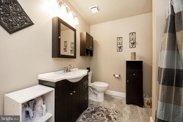 227 JONATHAN DR, North Wales, PA 19454