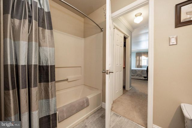 227 JONATHAN DR, North Wales, PA 19454