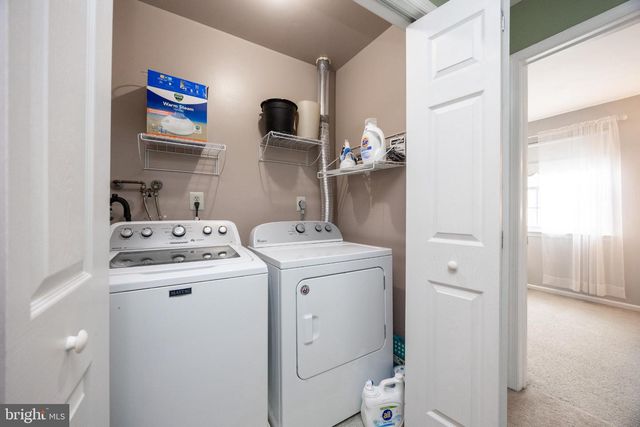 227 JONATHAN DR, North Wales, PA 19454