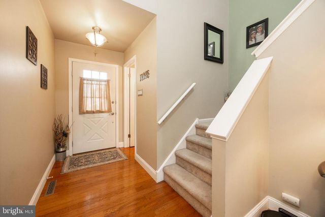 227 JONATHAN DR, North Wales, PA 19454