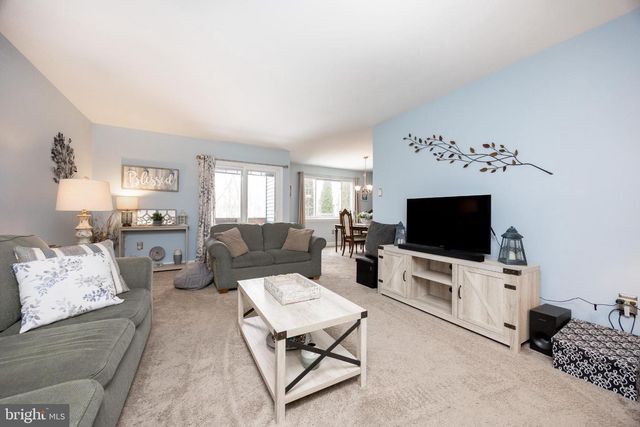 227 JONATHAN DR, North Wales, PA 19454