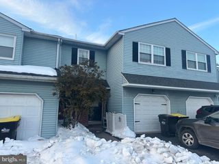 227 JONATHAN DR, North Wales, PA 19454