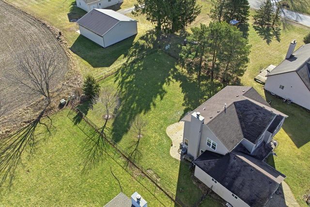 N7716 Maple Ridge ROAD, Oconomowoc, WI 53066