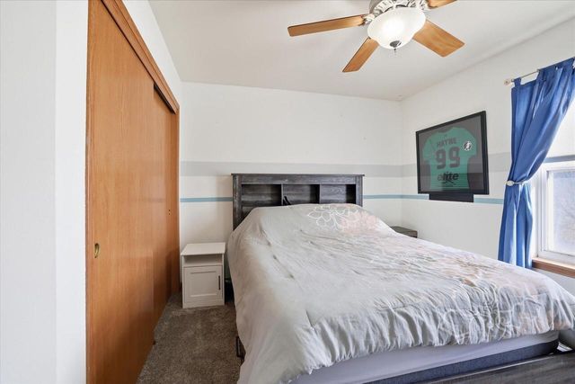 N7716 Maple Ridge ROAD, Oconomowoc, WI 53066