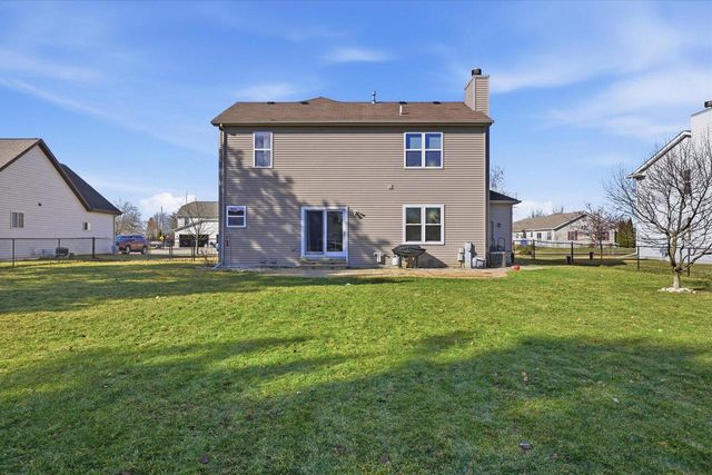 N7716 Maple Ridge ROAD, Oconomowoc, WI 53066