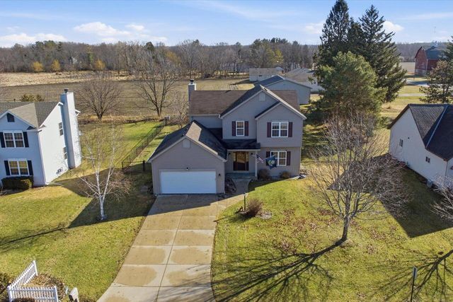 N7716 Maple Ridge ROAD, Oconomowoc, WI 53066