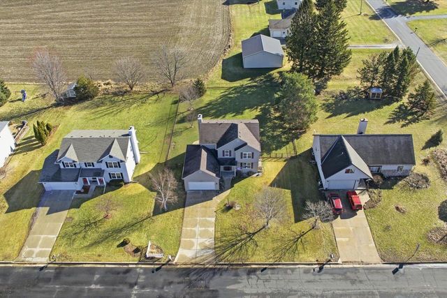 N7716 Maple Ridge ROAD, Oconomowoc, WI 53066