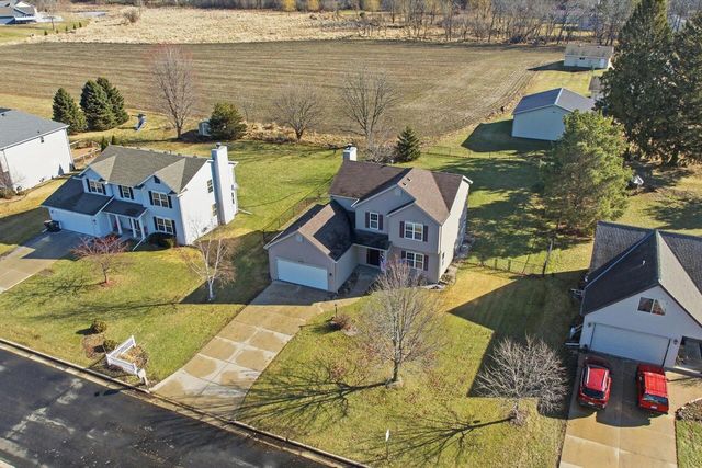 N7716 Maple Ridge ROAD, Oconomowoc, WI 53066