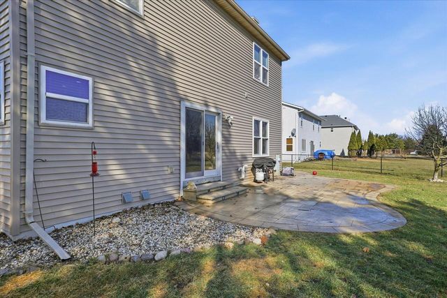 N7716 Maple Ridge ROAD, Oconomowoc, WI 53066