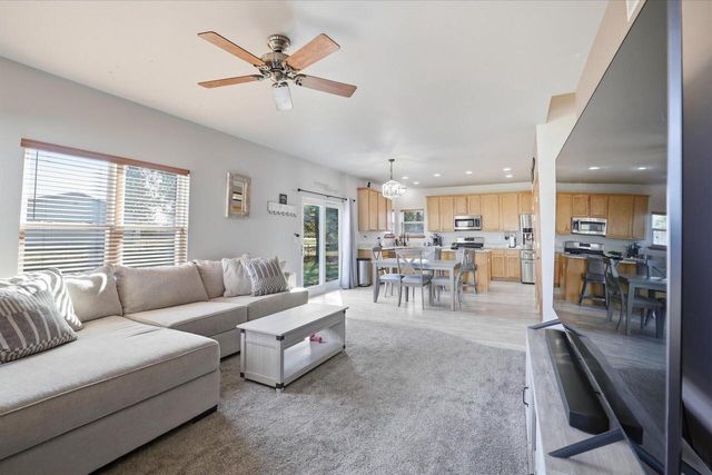 N7716 Maple Ridge ROAD, Oconomowoc, WI 53066