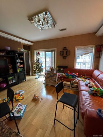 350 Soundview Lane, College Point, NY 11356