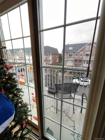 350 Soundview Lane, College Point, NY 11356