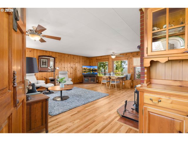 15880 Se BLUFF Rd, Sandy, OR 97055