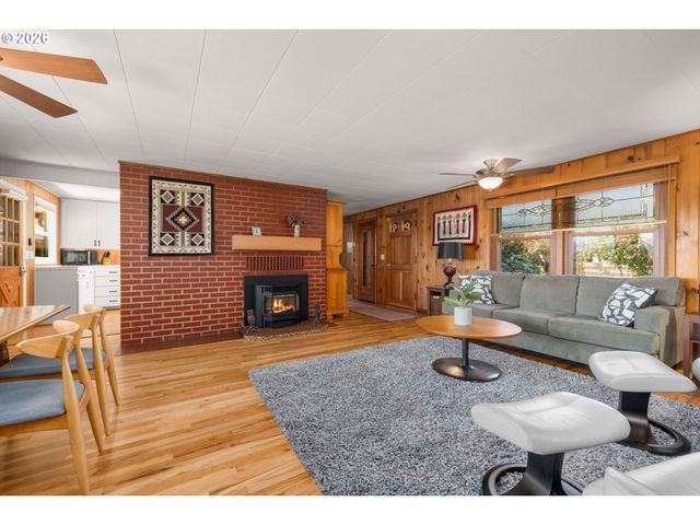 15880 Se BLUFF Rd, Sandy, OR 97055
