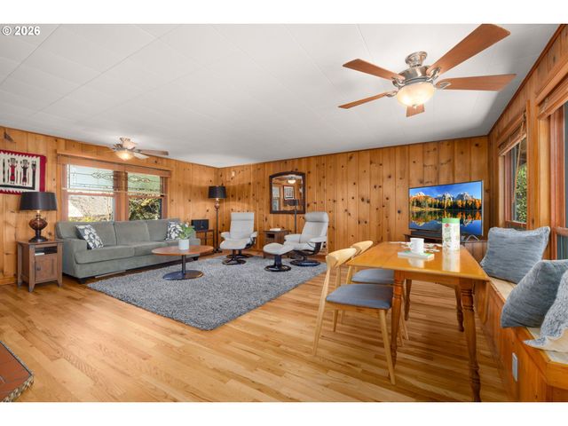 15880 Se BLUFF Rd, Sandy, OR 97055