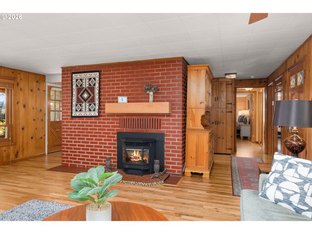 15880 Se BLUFF Rd, Sandy, OR 97055