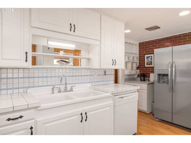 15880 Se BLUFF Rd, Sandy, OR 97055