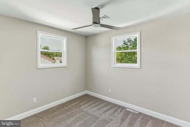 124 WHITMAN, Turnersville, NJ 08012