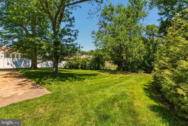 124 WHITMAN, Turnersville, NJ 08012