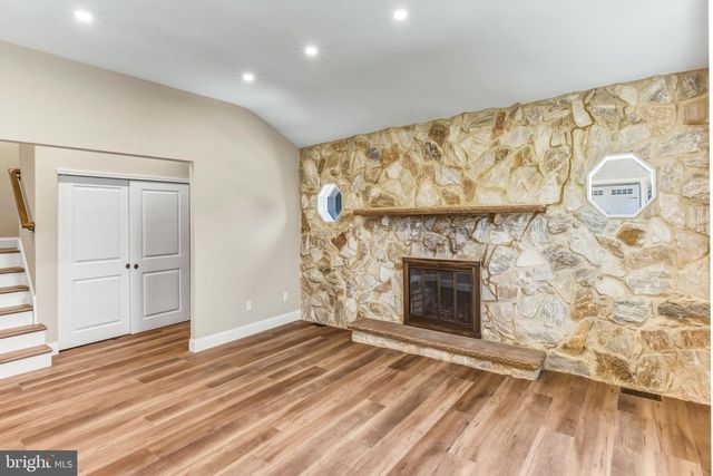 124 WHITMAN, Turnersville, NJ 08012