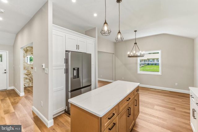 124 WHITMAN, Turnersville, NJ 08012