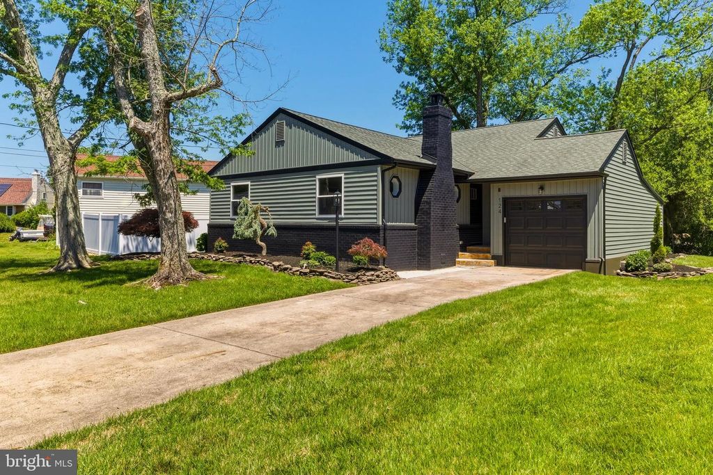 124 WHITMAN, Turnersville, NJ 08012