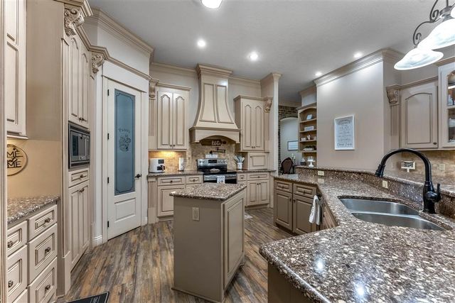 1981 Highway 90 W, Sulphur, LA 70663