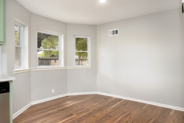 5700 Starling Circle, Haltom City, TX 76117