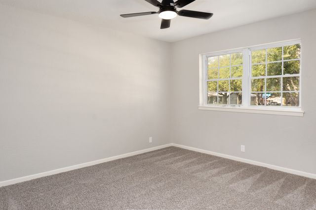 5700 Starling Circle, Haltom City, TX 76117
