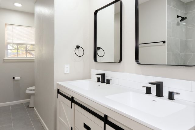 5700 Starling Circle, Haltom City, TX 76117
