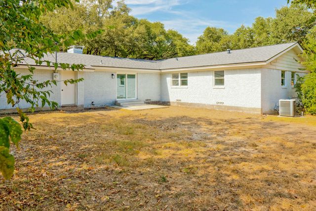5700 Starling Circle, Haltom City, TX 76117
