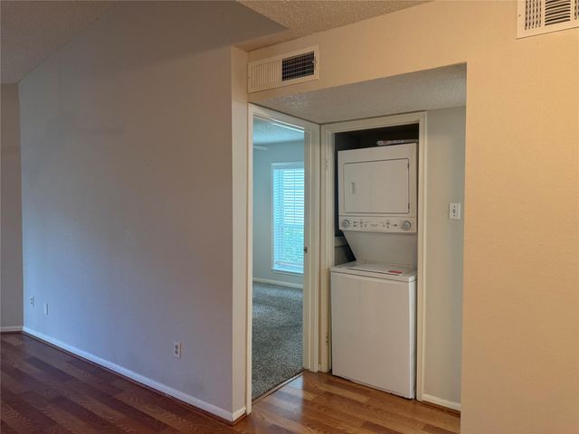 2120 El Paseo Street 1808, Houston, TX 77054