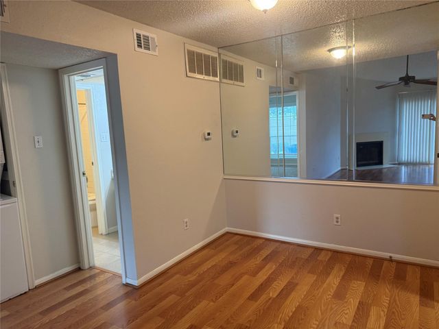 2120 El Paseo Street 1808, Houston, TX 77054