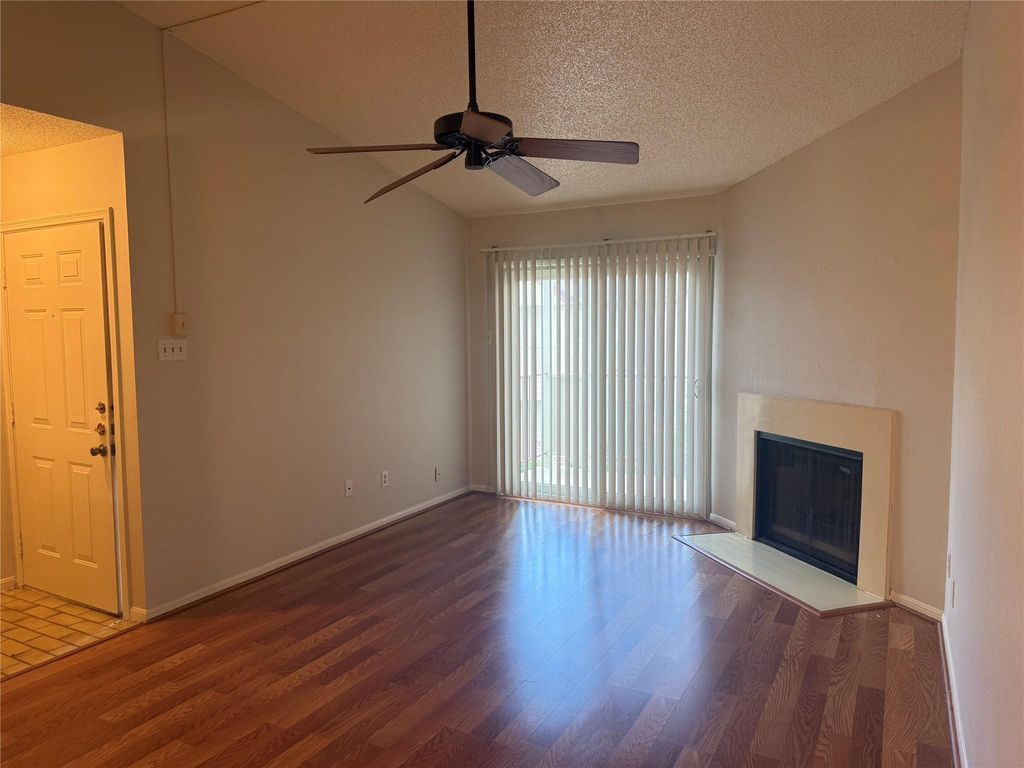 2120 El Paseo Street 1808, Houston, TX 77054