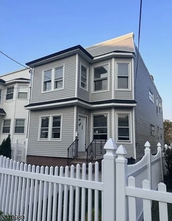 280 Forest St, Kearny Town, NJ 07032